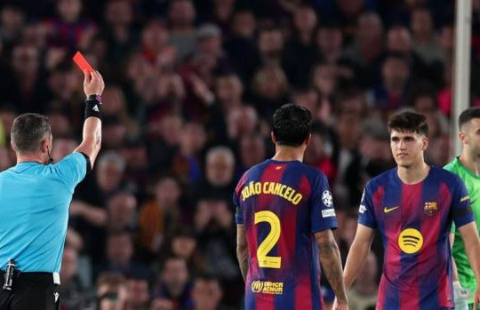 Atletico Madrid hạ gục Barcelona 2-0: Bi kịch thẻ đỏ và sự phung phí tại Camp Nou