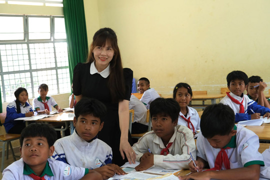 Giữ “lửa” giáo dục ở vùng sâu Đam Rông 4