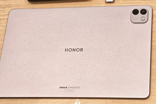 Cận cảnh HONOR MagicPad 3 Pro 12.3 inch: Siêu mỏng 4.8mm và màn hình bảo vệ mắt