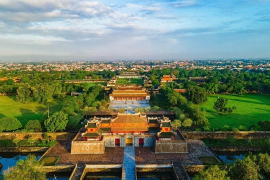 Sắp xếp bộ máy: Triển khai cơ chế trọng dụng nhân tài; cải cách tiền lương, tiền thưởng