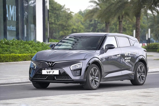 VinFast VF 7 năm 2026: Cập nhật giá lăn bánh và ưu đãi mới nhất tới 58 triệu đồng