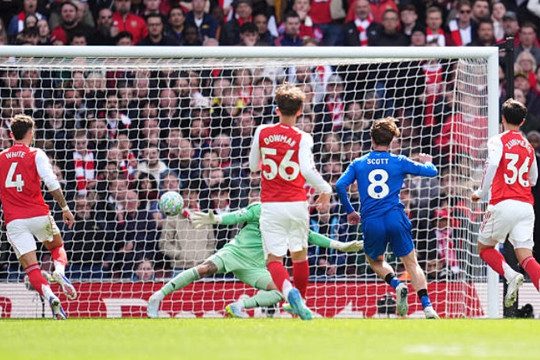 Arsenal gục ngã 1-2 trước Bournemouth ngay tại Emirates: Bước ngoặt tai hại trong cuộc đua vô địch