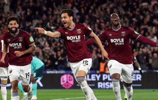West Ham thắng đậm Wolves 4-0: Thoát hiểm ngoạn mục, đẩy Tottenham vào thế khó