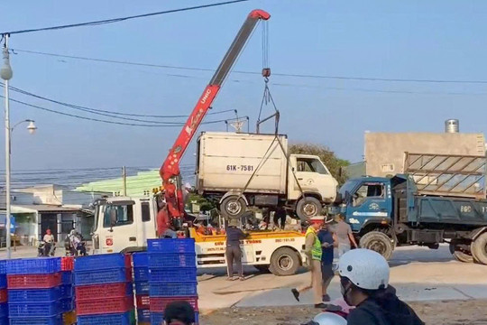 Công an Lâm Đồng xử lý ô tô hết hạn đăng kiểm tại khu vực Mũi Né