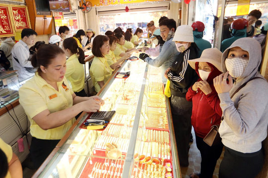 Cập nhật giá vàng hôm nay trưa 12/4/2026: Giá vàng SJC, giá vàng 24k 9999, giá vàng nhẫn, vàng thế giới