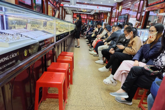 Giá vàng hôm nay chiều 12/4/2026: Bảng giá vàng hôm nay trong nước và vàng thế giới cuối phiên Chủ Nhật