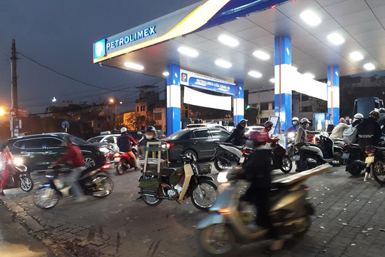 Giá xăng dầu hôm nay 12/4: Bảng giá tại Petrolimex, PVOIL, Mipec, Thalexim cuối tuần