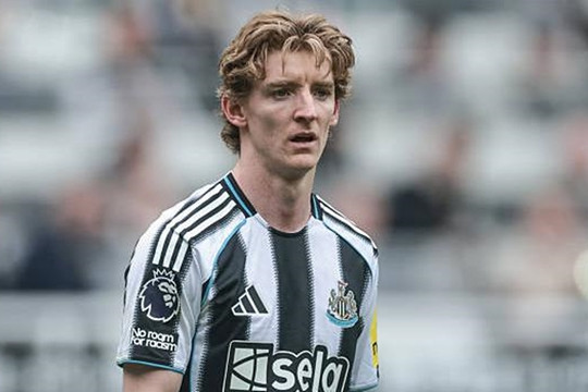 Bayern Munich tranh Anthony Gordon, MU đối đầu Man City thương vụ Elliot Anderson