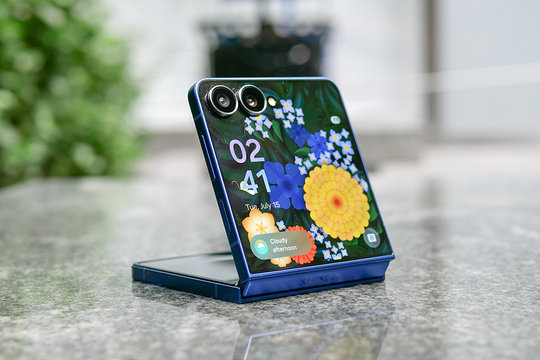 Lộ diện thiết kế Galaxy Z Flip8: Thân máy mỏng hơn cùng sức mạnh đột phá từ chip 2nm