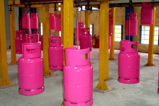 Giá gas hôm nay 13/4/2026: giảm 20.000 đồng/bình 12kg và 75.000 đồng/bình 45kg.