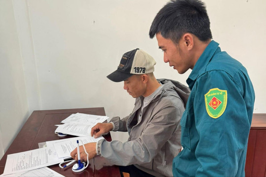 Khi chiến sĩ dân quân làm “tình nguyện viên” hành chính công