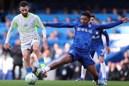 Chelsea thảm bại 0-3 trước Man City: Hàng thủ tỷ bảng và thực trạng mục nát