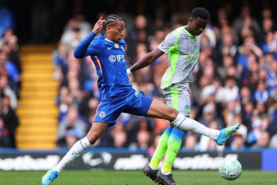 Man City đè bẹp Chelsea 3-0: Marc Guehi rực sáng tại Stamford Bridge
