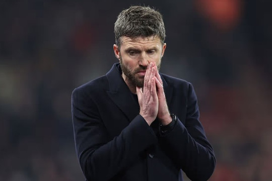 Michael Carrick tiến gần ghế HLV trưởng Man United nhờ Luis Enrique gia hạn với PSG