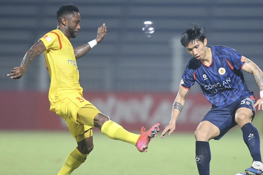 HLV Polking ca ngợi bản lĩnh của Đoàn Văn Hậu sau màn trình diễn tại V-League