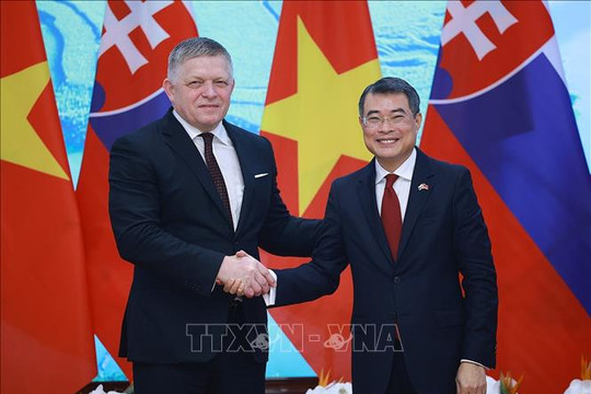 Thủ tướng Cộng hòa Slovakia Robert Fico kết thúc chuyến thăm chính thức Việt Nam