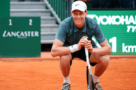 Jannik Sinner lên ngôi số 1 thế giới sau chiến thắng kịch tính trước Alcaraz tại Monte Carlo