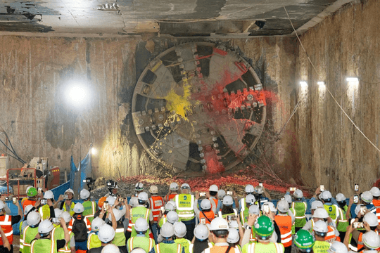 Thông tuyến hầm 4km metro Nhổn - ga Hà Nội: Máy TBM số 2 chính thức về đích