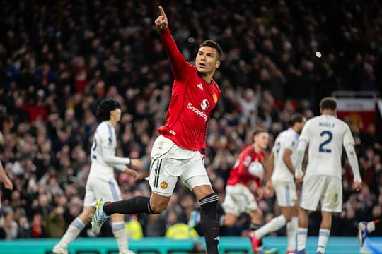 Casemiro và màn trình diễn tương phản tại Old Trafford: Điểm sáng hiếm hoi trong ngày MU bại trận