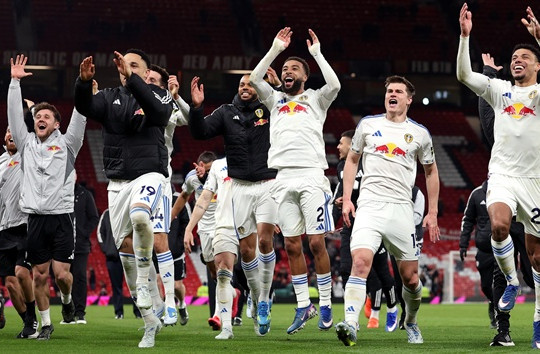 Leeds United thắng lịch sử tại Old Trafford: Bước ngoặt 40 năm cho tấm vé trụ hạng