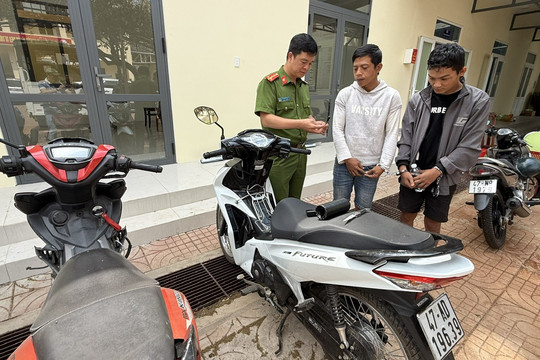 Đắk Lắk: Khởi tố hai đối tượng trộm xe máy dùng dao và bình xịt hơi cay chống trả Công an