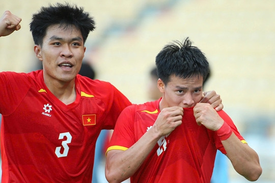 Hàng phòng ngự tuyển Việt Nam: Cuộc chuyển giao thế hệ đầy hứa hẹn