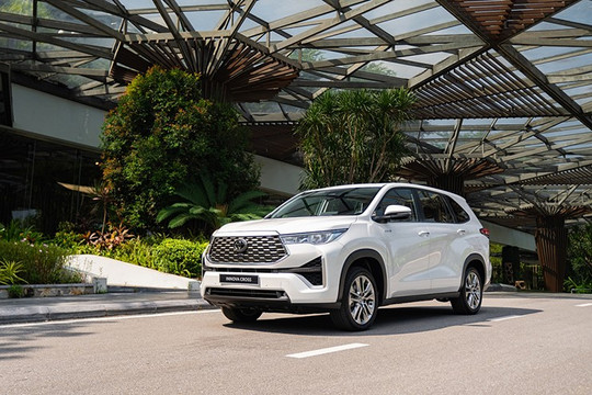 Toyota Innova Cross 2026: Chi tiết giá lăn bánh và nâng cấp đáng giá trên mẫu MPV Nhật