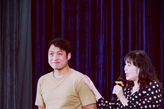 Khôi Nguyên: Con trai NSND Hồng Vân về nước làm Phó Giám đốc sau 10 năm tu nghiệp tại Mỹ
