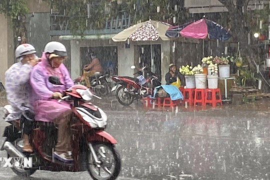 Bắc Bộ chuẩn bị đón mưa lớn, trời chuyển mát từ 17/4