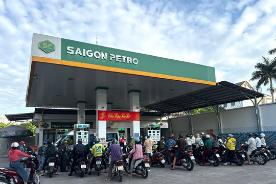 Cập nhật giá xăng dầu ngày 17/4/2026: Giá xăng dầu thế giới giảm hơn 1%