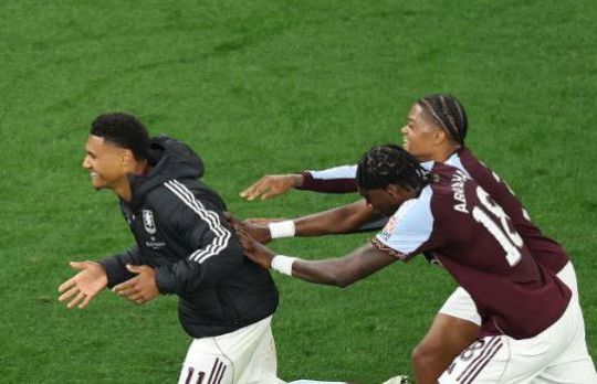 Aston Villa vào bán kết Europa League: Ollie Watkins cán mốc 100 bàn thắng