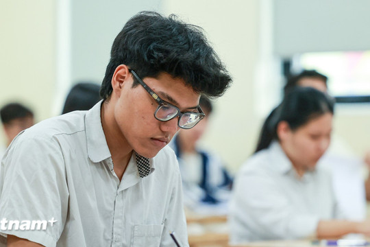 Hôm nay, thí sinh bắt đầu thử đăng ký dự thi tốt nghiệp Trung học Phổ thông