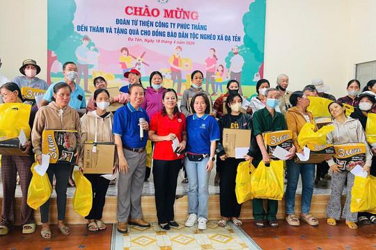 Đạ Tẻh trao gần 180 triệu đồng hỗ trợ hộ nghèo, học sinh khó khăn