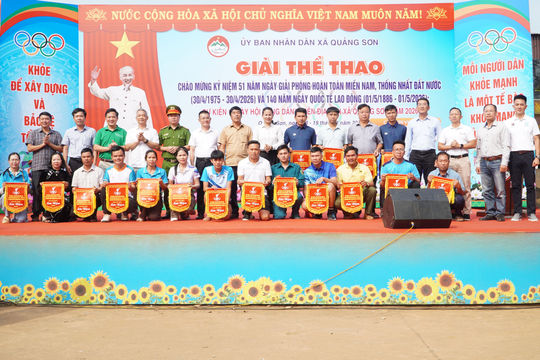 Quảng Sơn tổ chức nhiều hoạt động thiết thực chào mừng ngày 30/4 và 1/5