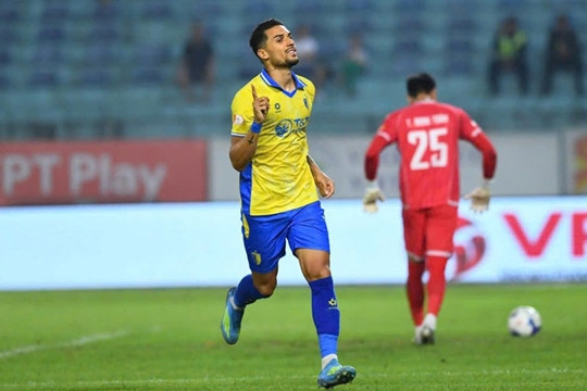 Đỗ Hoàng Hên rực sáng giúp Hà Nội FC áp sát top 3 và bước ngoặt từ dàn sao nhập tịch