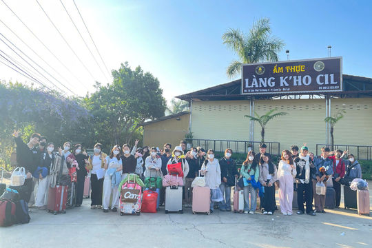 Hành trình điền dã – Khi tri thức bước ra khỏi giảng đường