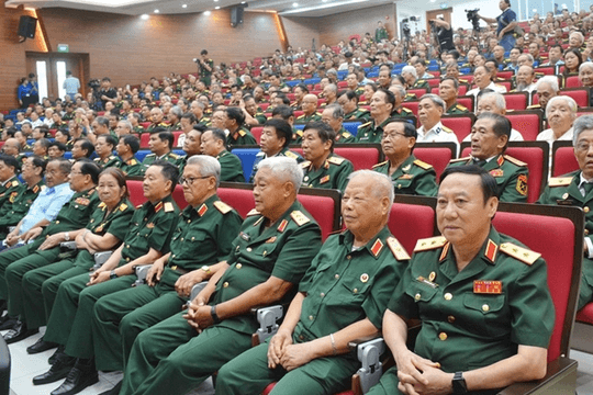 Đề xuất đổi cách tính tiền lương tháng để tính trợ cấp với sĩ quan nghỉ hưu trước hạn tuổi