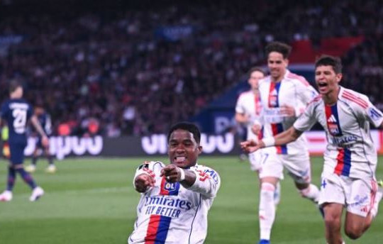 Lyon quật ngã PSG 2-1: Endrick rực sáng tại Parc des Princes