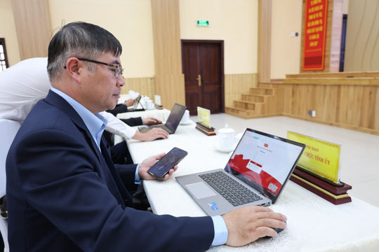 “Bình dân học vụ số” ở các cơ quan Ðảng tỉnh