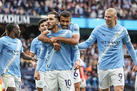 Man City hạ Arsenal 2-1: Erling Haaland rực sáng trong trận cầu định đoạt ngôi vương