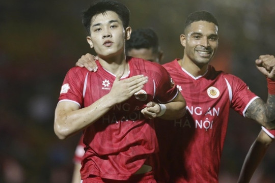Nguyễn Đình Bắc rực sáng tại CAHN, U17 Việt Nam xác lập kỷ lục 14 trận bất bại
