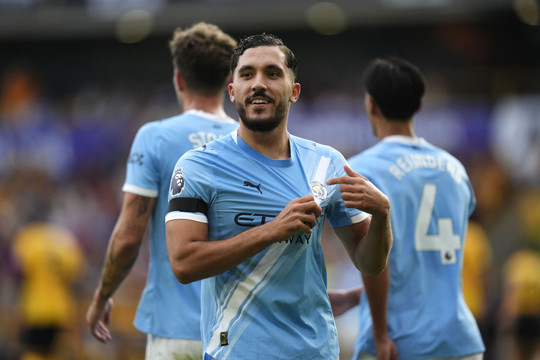 Rayan Cherki: Canh bạc lãng mạn và hành trình định vị bản sắc tại Manchester City