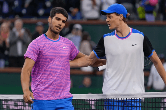 Sinner nới rộng cách biệt với Alcaraz, Djokovic phá kỷ lục của Federer trên BXH tennis 20/4