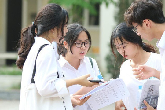 Tuyển sinh 2026: Điểm sàn 15 không phụ thuộc tổ hợp xét tuyển