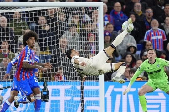 Hòa Crystal Palace 0-0, West Ham chính thức tiễn Wolves xuống hạng