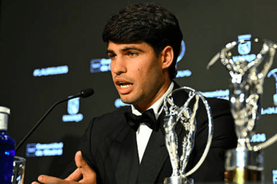Carlos Alcaraz đoạt giải Laureus 2026: Vinh quang xen lẫn nỗi lo chấn thương trước thềm Roland Garros