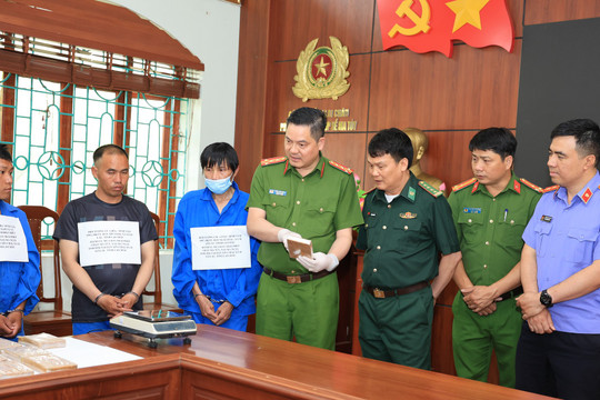 Công an tỉnh Lai Châu triệt phá đường dây mua bán 9 bánh heroin xuyên biên giới