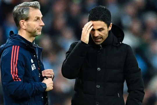 Arsenal và nỗi ám ảnh lịch sử: 7 cú sụp đổ kinh điển tại Ngoại hạng Anh