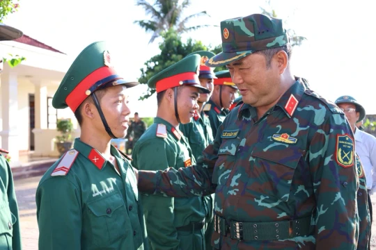 Xây dựng thế trận quốc phòng vững chắc tại đặc khu Phú Quý