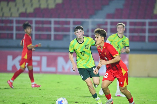 Cựu Còi vàng Dương Văn Hiền giải mã tình huống U17 Việt Nam bị từ chối phạt đền